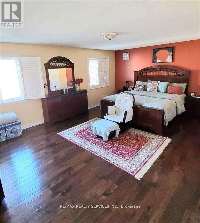 3 Lexington Road, Brampton, Ontario  L6P 2A9 - Photo 4 - W12899786