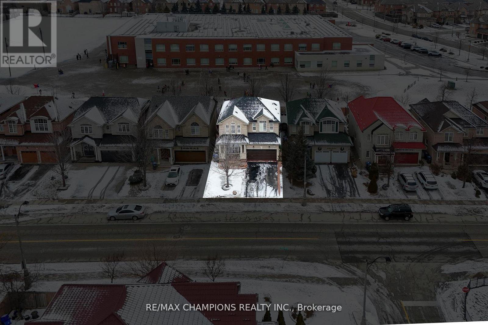 456 Father Tobin Road, Brampton, Ontario  L6R 0S2 - Photo 2 - W12899808