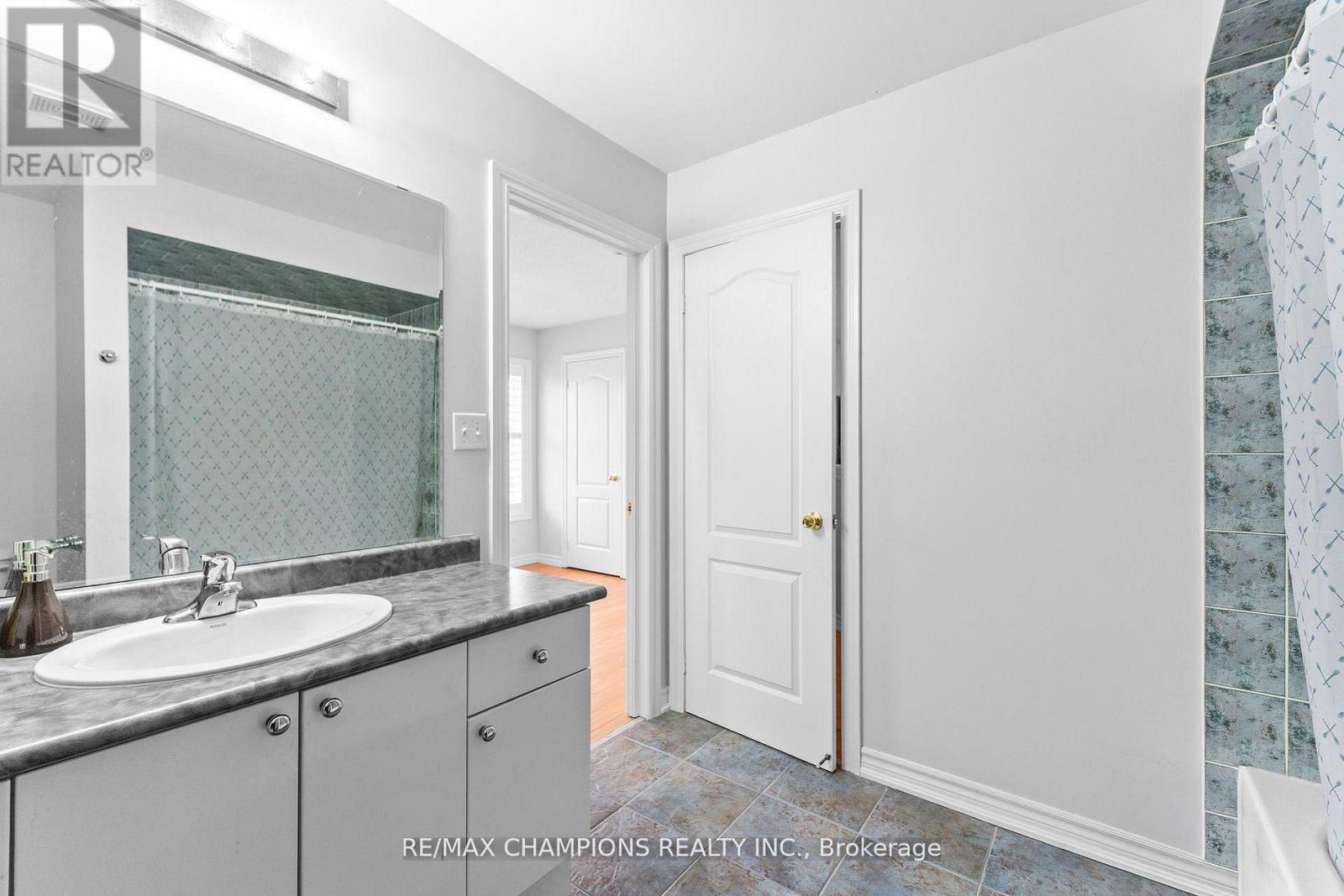 456 Father Tobin Road, Brampton, Ontario  L6R 0S2 - Photo 8 - W12899808