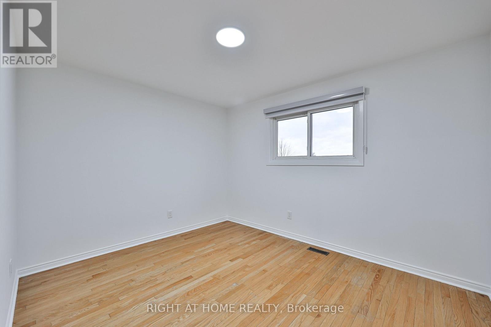 Upper - 3783 Keenan Crescent, Mississauga, Ontario  L4T 3M1 - Photo 16 - W12899810