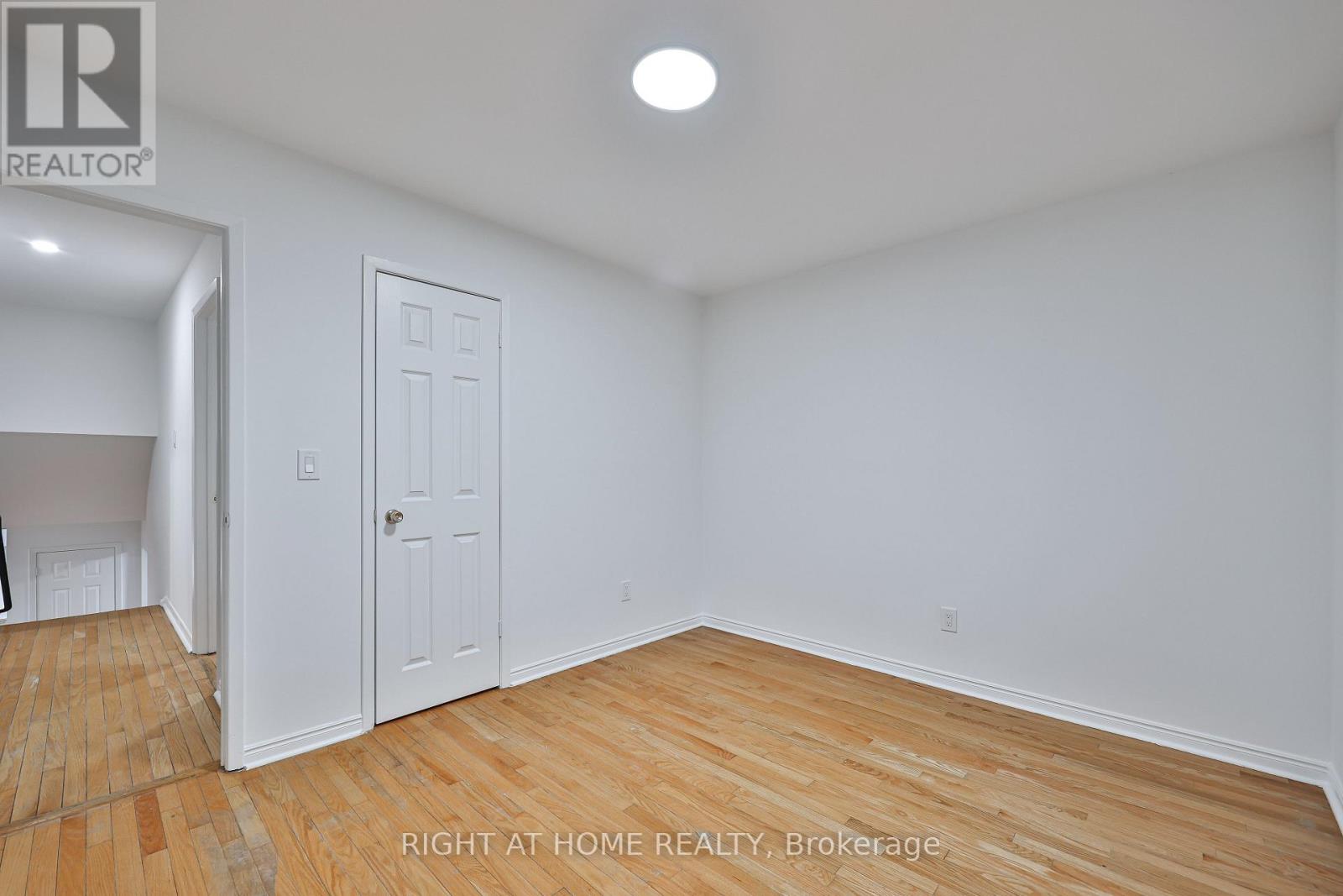 Upper - 3783 Keenan Crescent, Mississauga, Ontario  L4T 3M1 - Photo 17 - W12899810