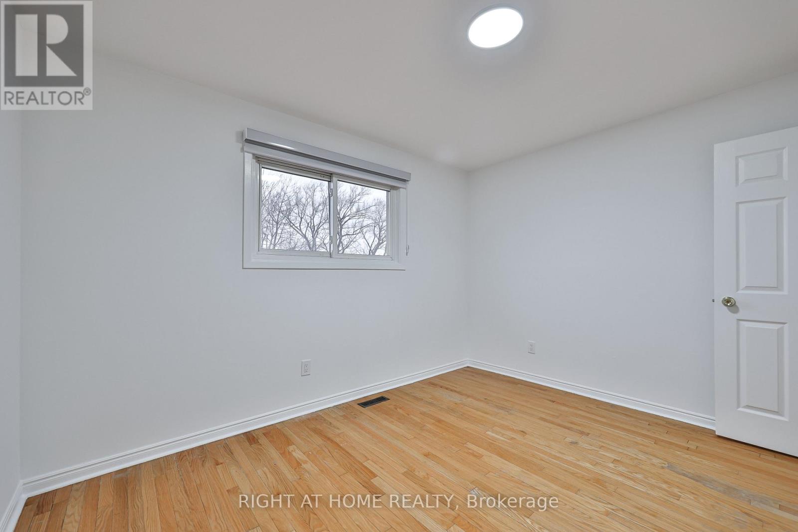 Upper - 3783 Keenan Crescent, Mississauga, Ontario  L4T 3M1 - Photo 18 - W12899810