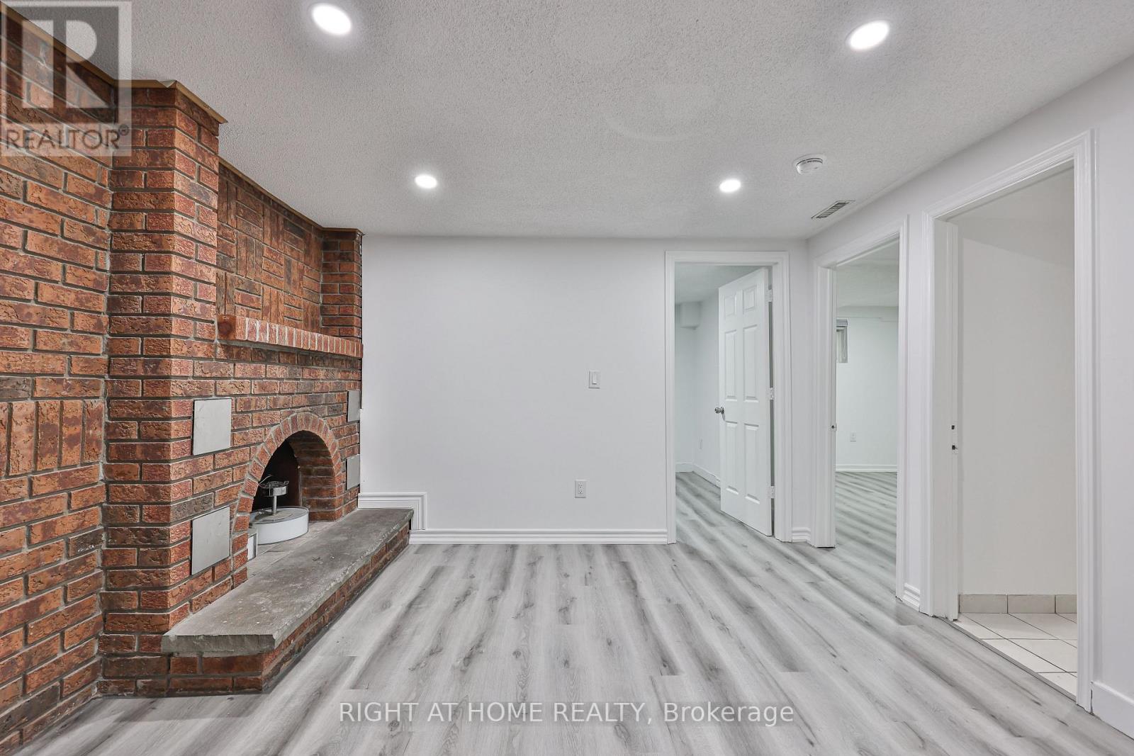 Main - 3783 Keenan Crescent, Mississauga, Ontario  L4T 3M1 - Photo 14 - W12899814