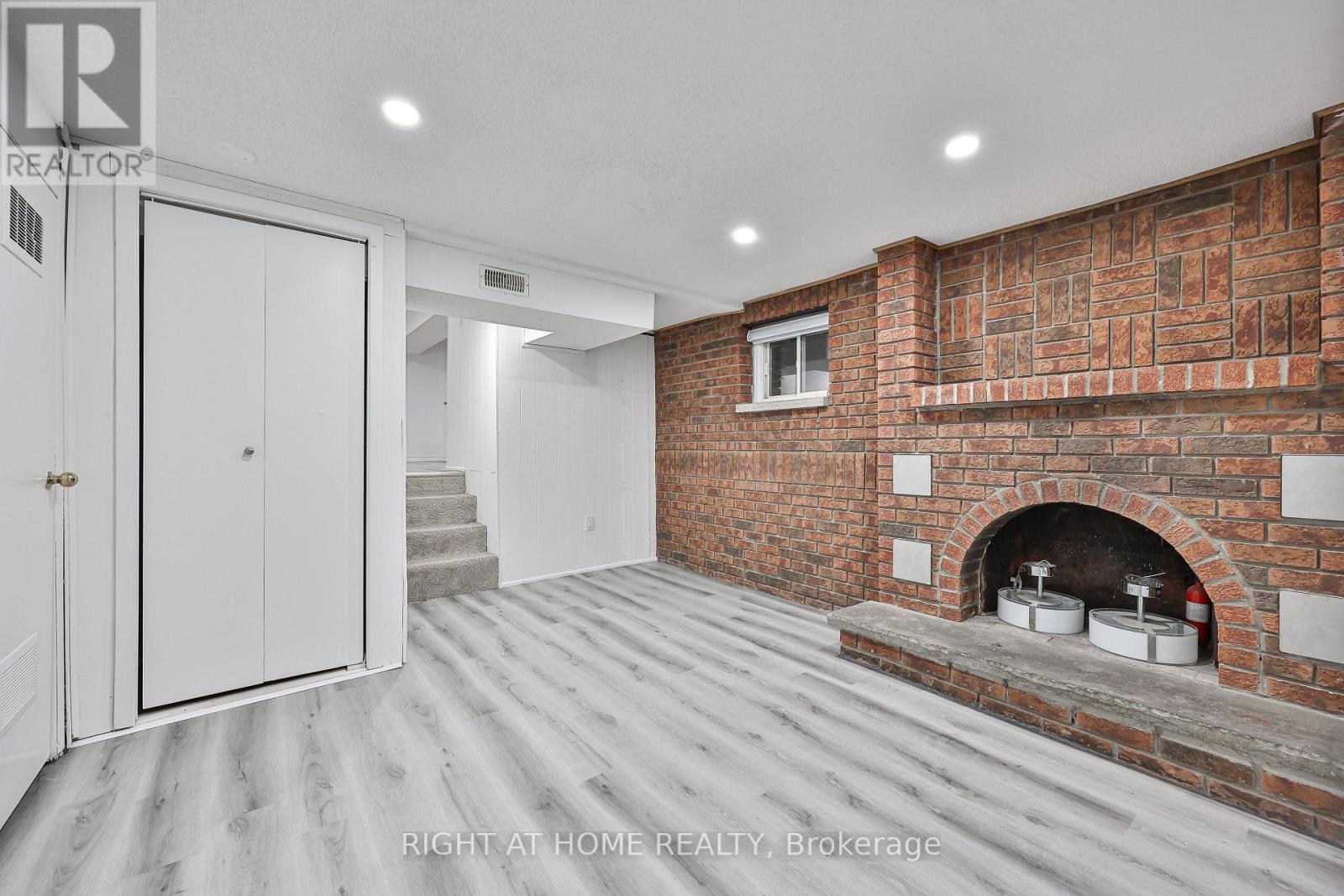 Main - 3783 Keenan Crescent, Mississauga, Ontario  L4T 3M1 - Photo 16 - W12899814