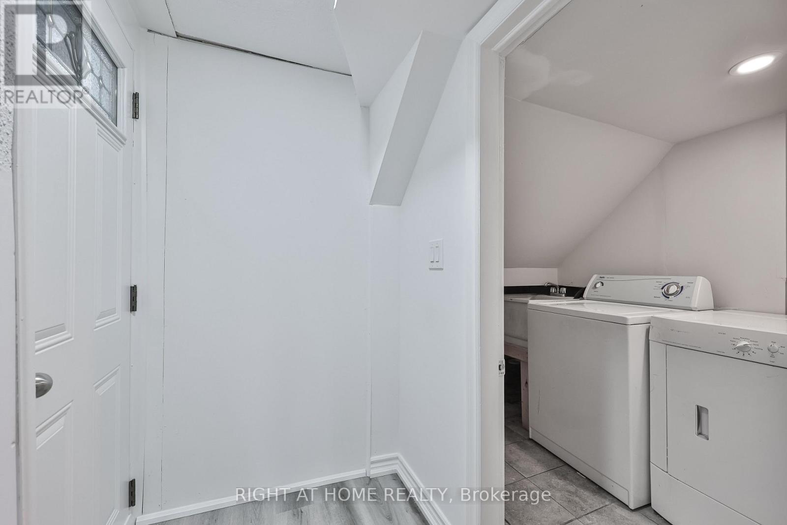 Main - 3783 Keenan Crescent, Mississauga, Ontario  L4T 3M1 - Photo 22 - W12899814