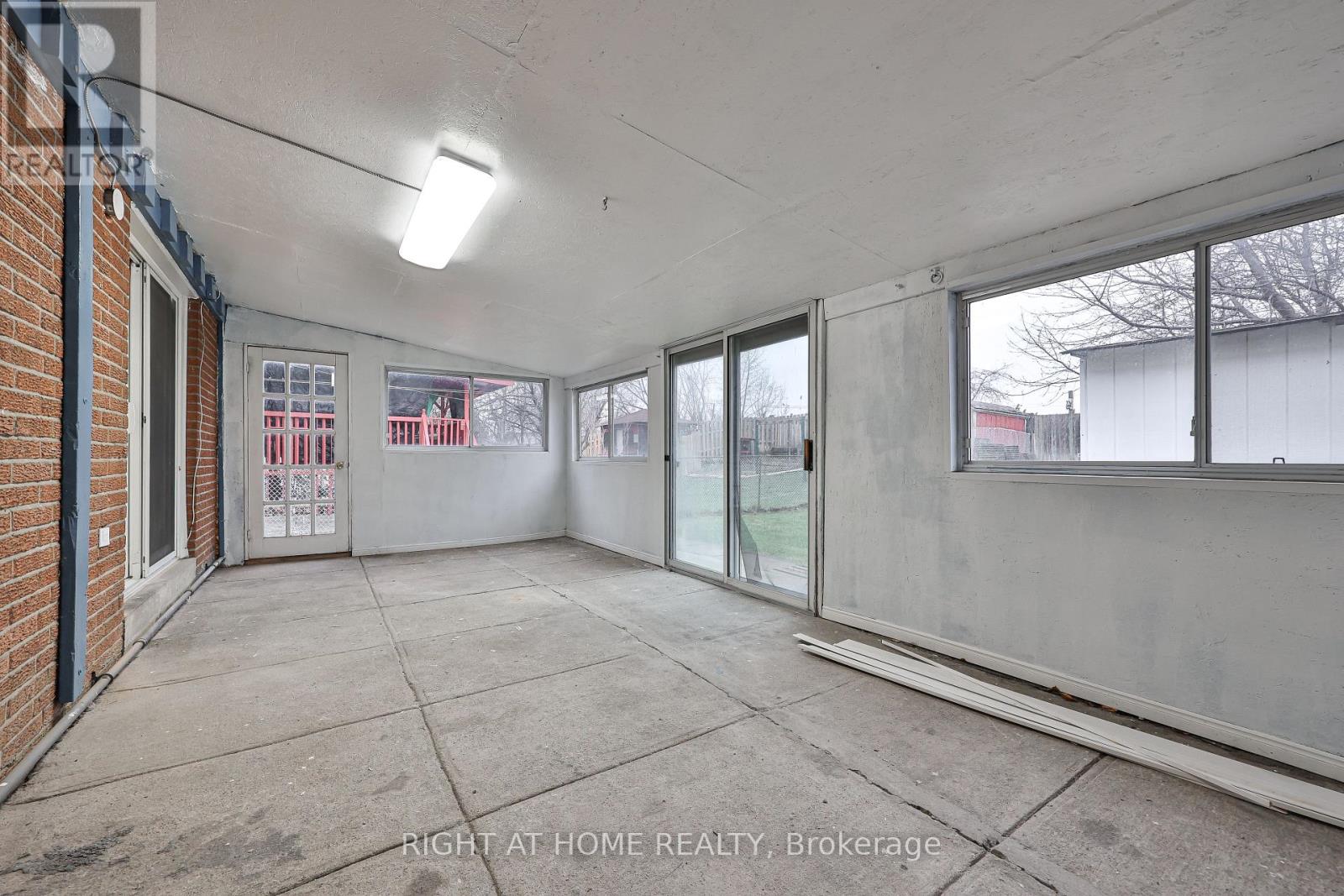 Main - 3783 Keenan Crescent, Mississauga, Ontario  L4T 3M1 - Photo 6 - W12899814