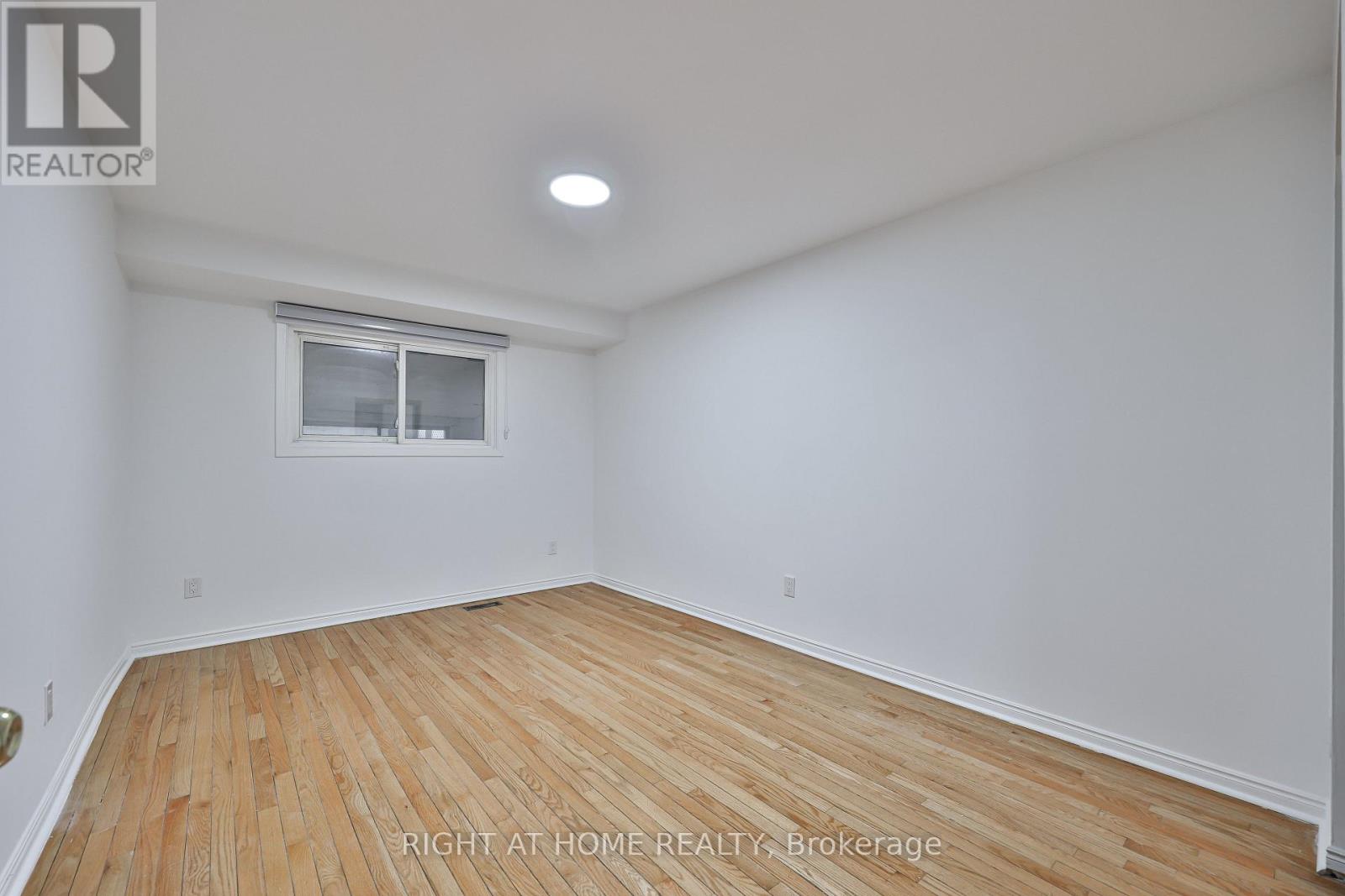 Main - 3783 Keenan Crescent, Mississauga, Ontario  L4T 3M1 - Photo 7 - W12899814