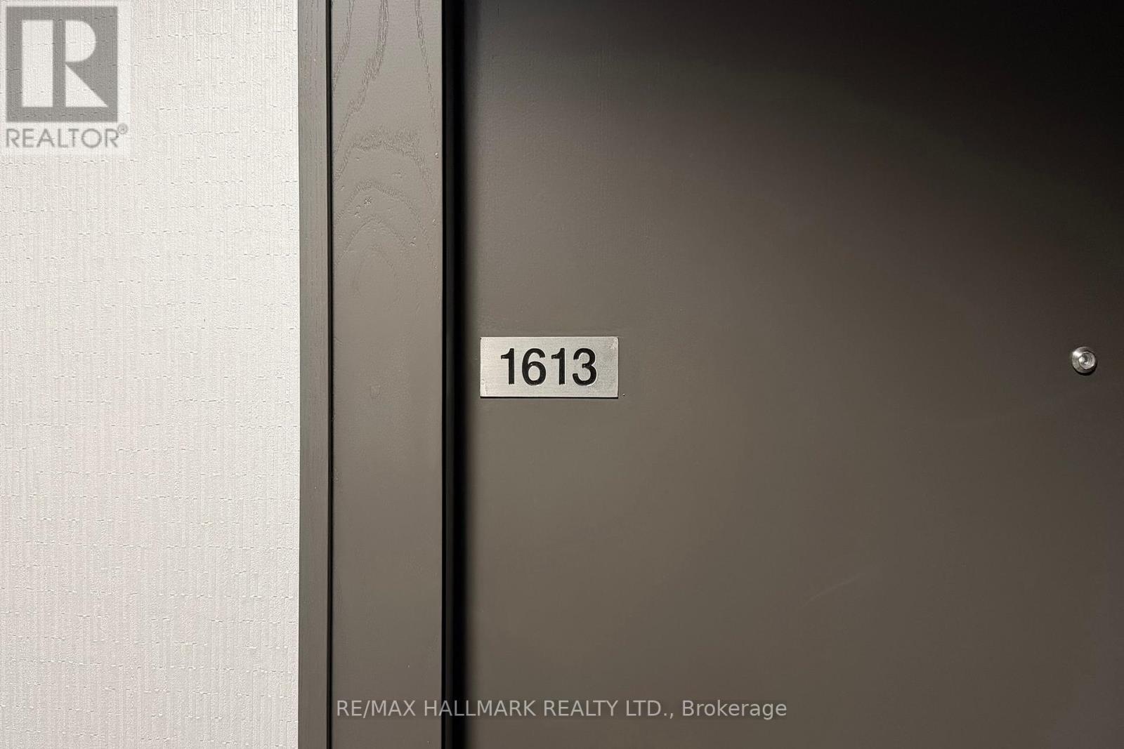 1613 - 103 The Queensway Way, Toronto, Ontario  M6S 5B3 - Photo 4 - W12899826