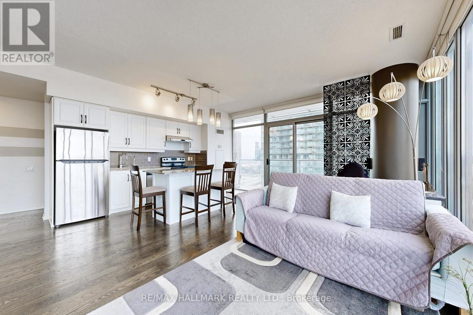 1613 - 103 The Queensway Way, Toronto, Ontario  M6S 5B3 - Photo 6 - W12899826