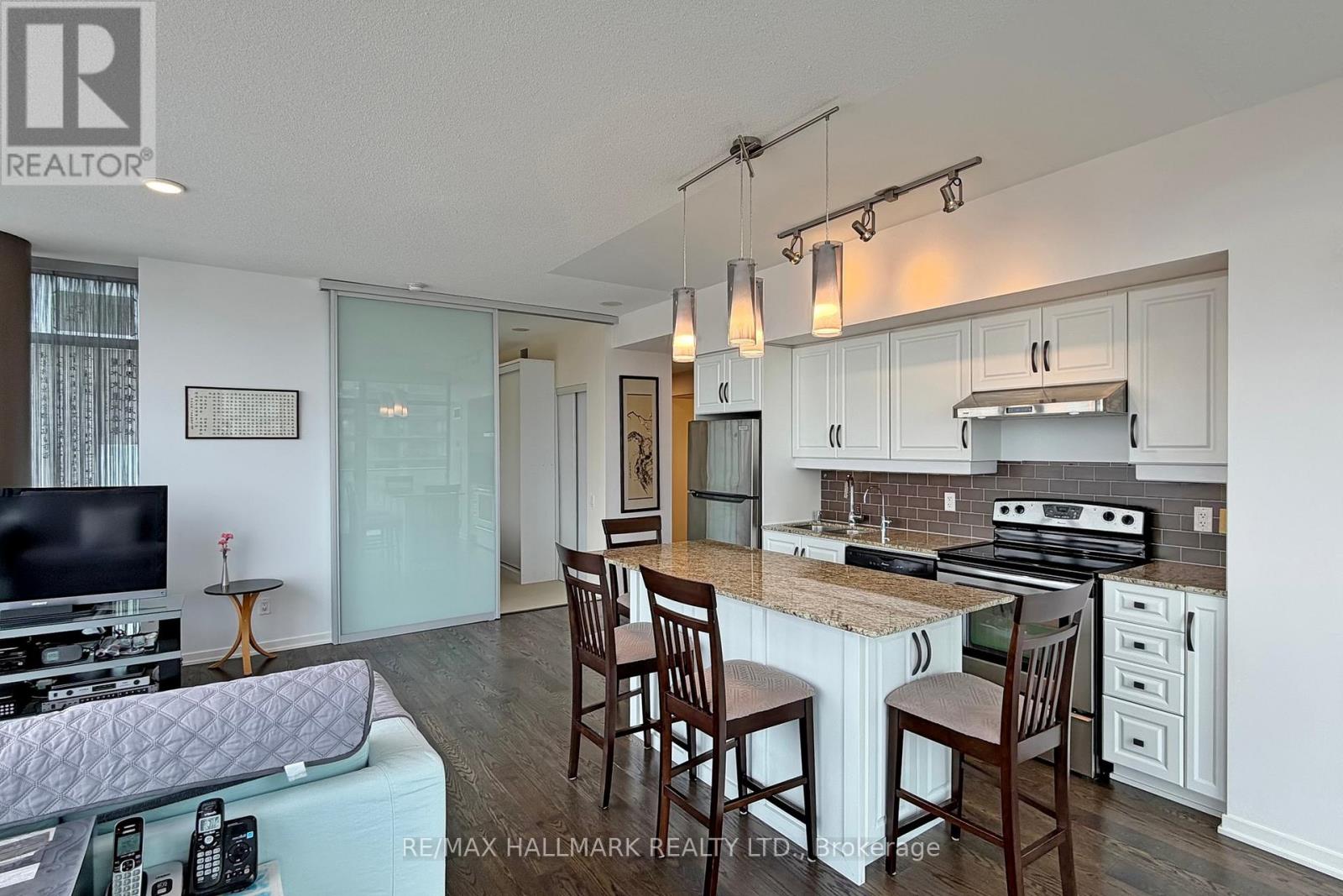 1613 - 103 The Queensway Way, Toronto, Ontario  M6S 5B3 - Photo 7 - W12899826