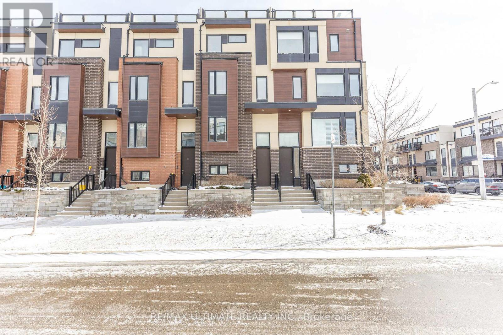 13 CAROLINE CARPENTER GROVE, Toronto, Ontario