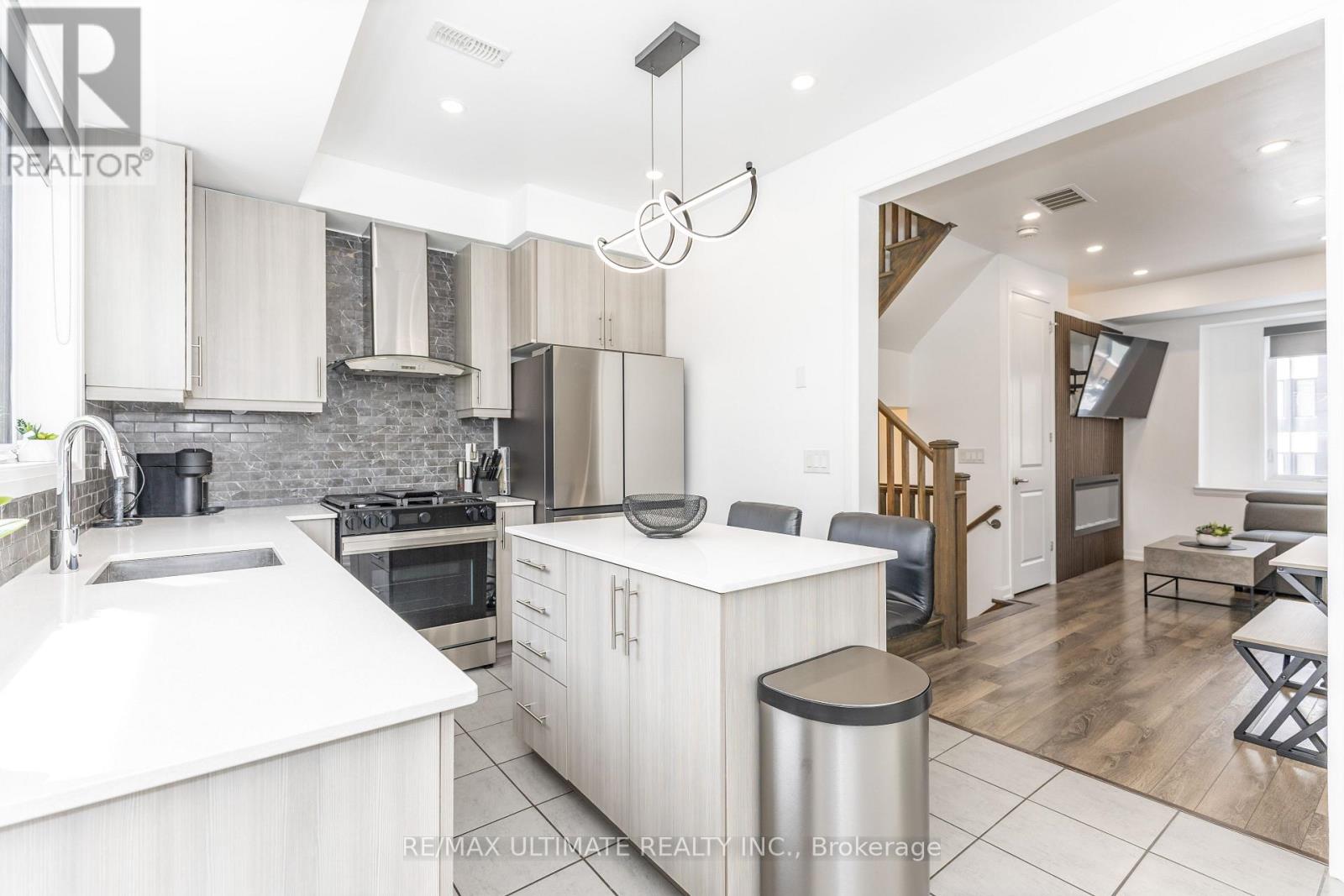 13 Caroline Carpenter Grove, Toronto, Ontario  M3K 0B1 - Photo 10 - W12899902