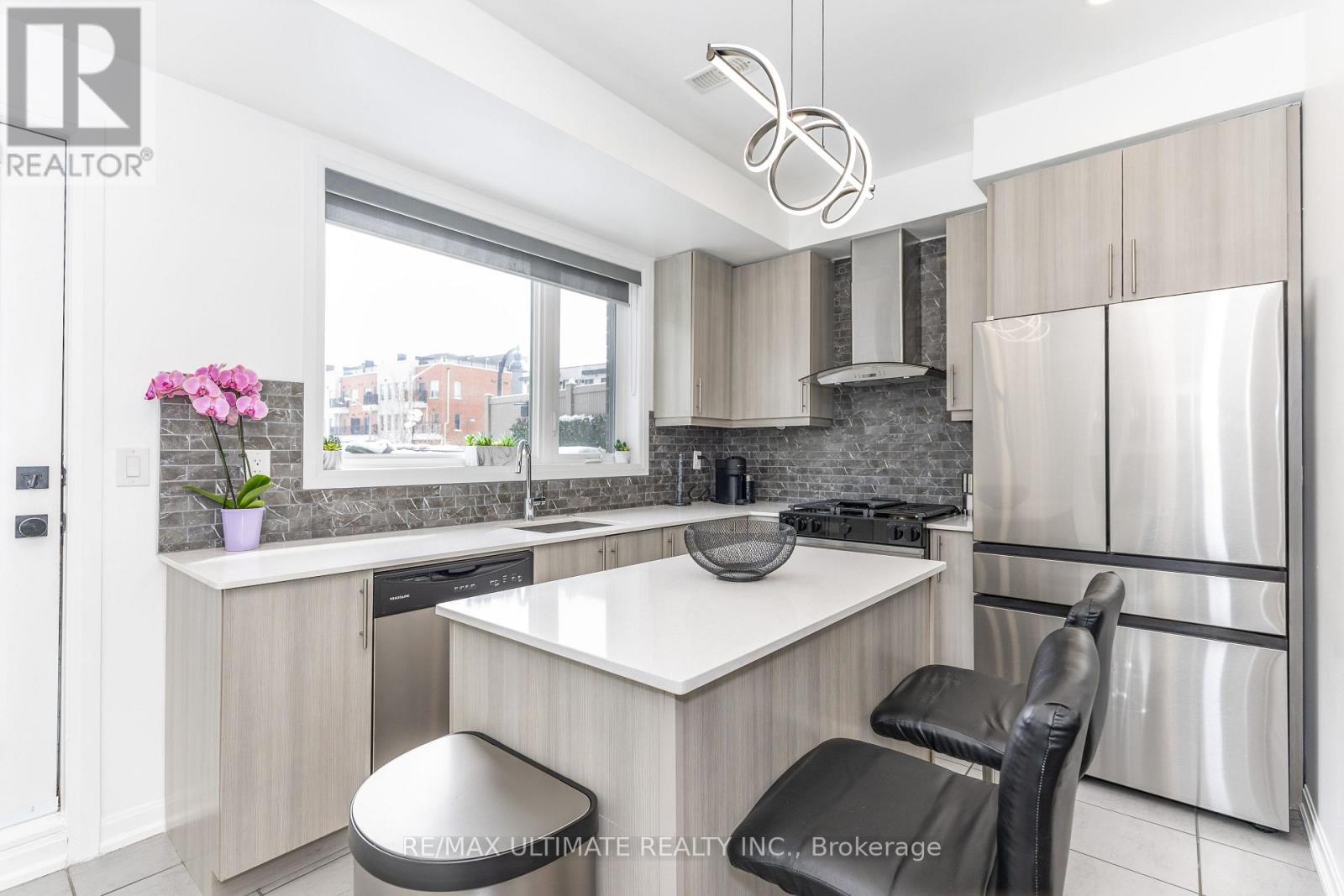 13 Caroline Carpenter Grove, Toronto, Ontario  M3K 0B1 - Photo 11 - W12899902