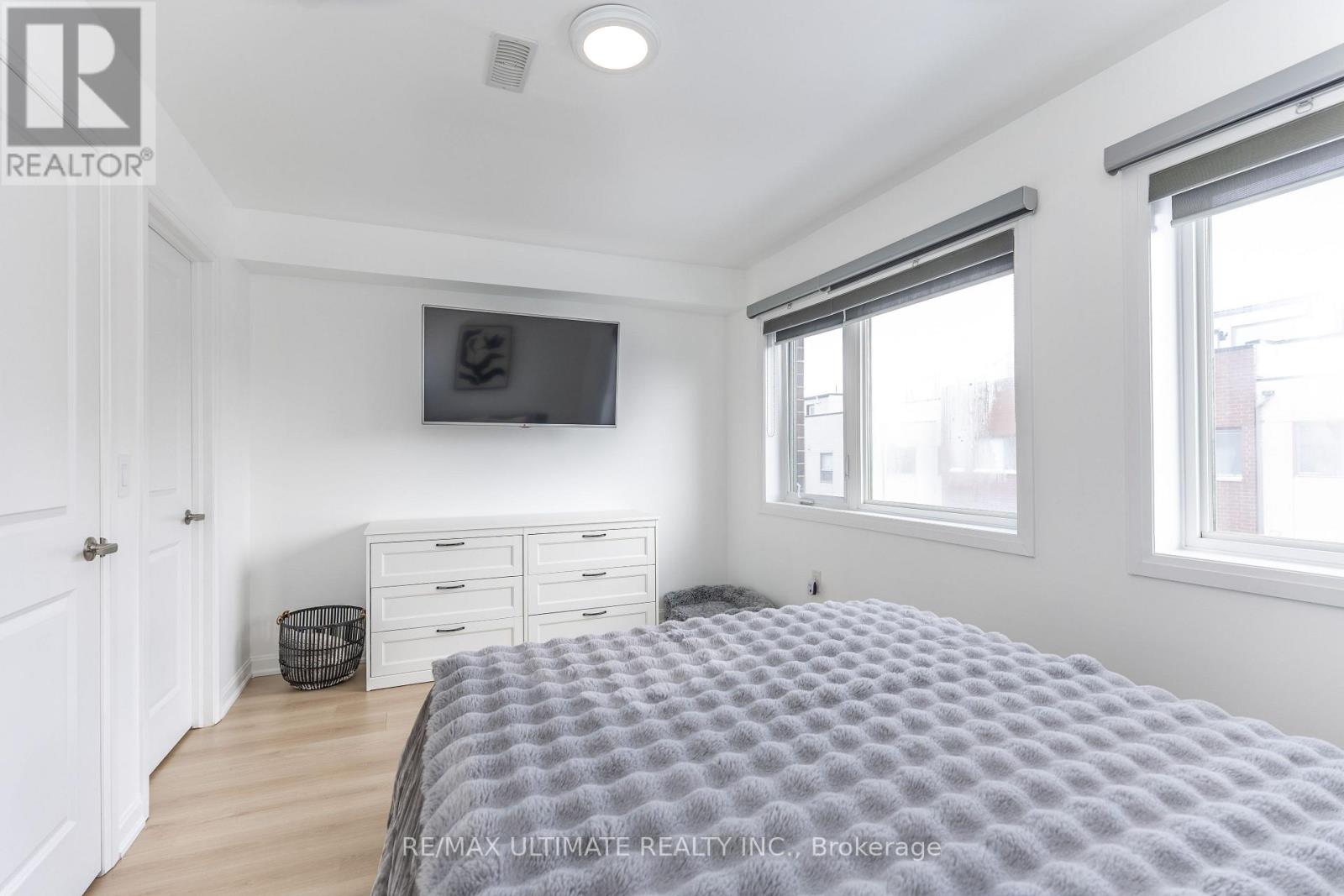 13 Caroline Carpenter Grove, Toronto, Ontario  M3K 0B1 - Photo 19 - W12899902