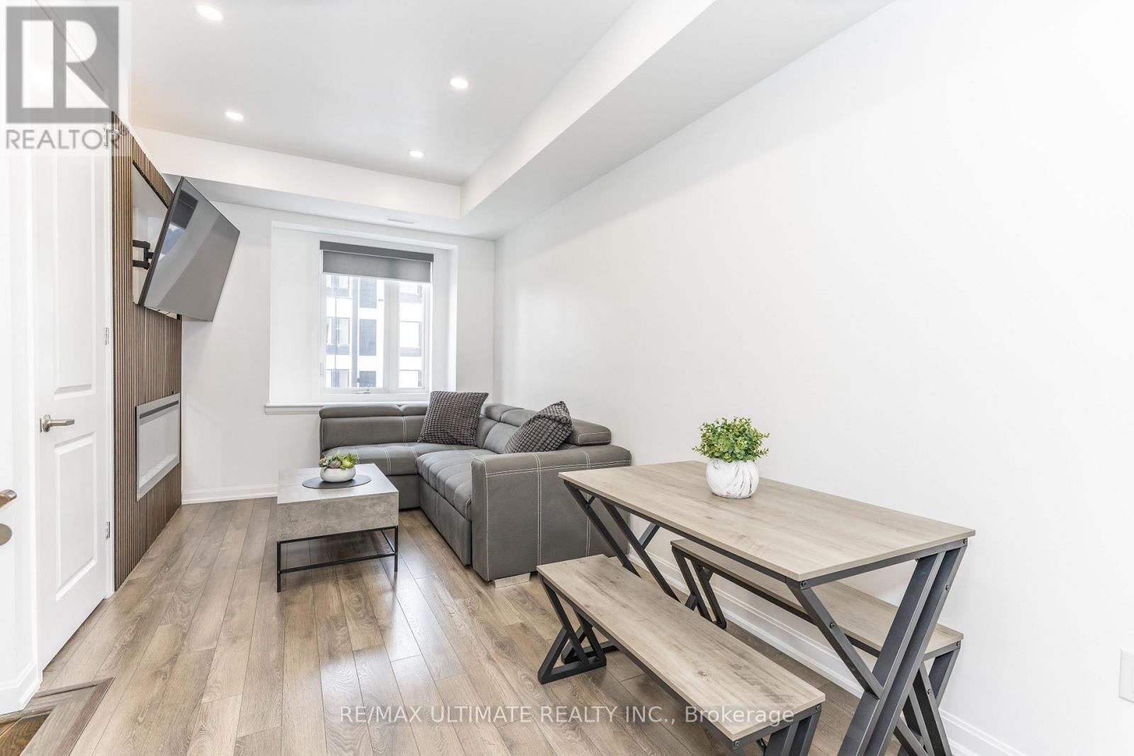 13 Caroline Carpenter Grove, Toronto, Ontario  M3K 0B1 - Photo 5 - W12899902