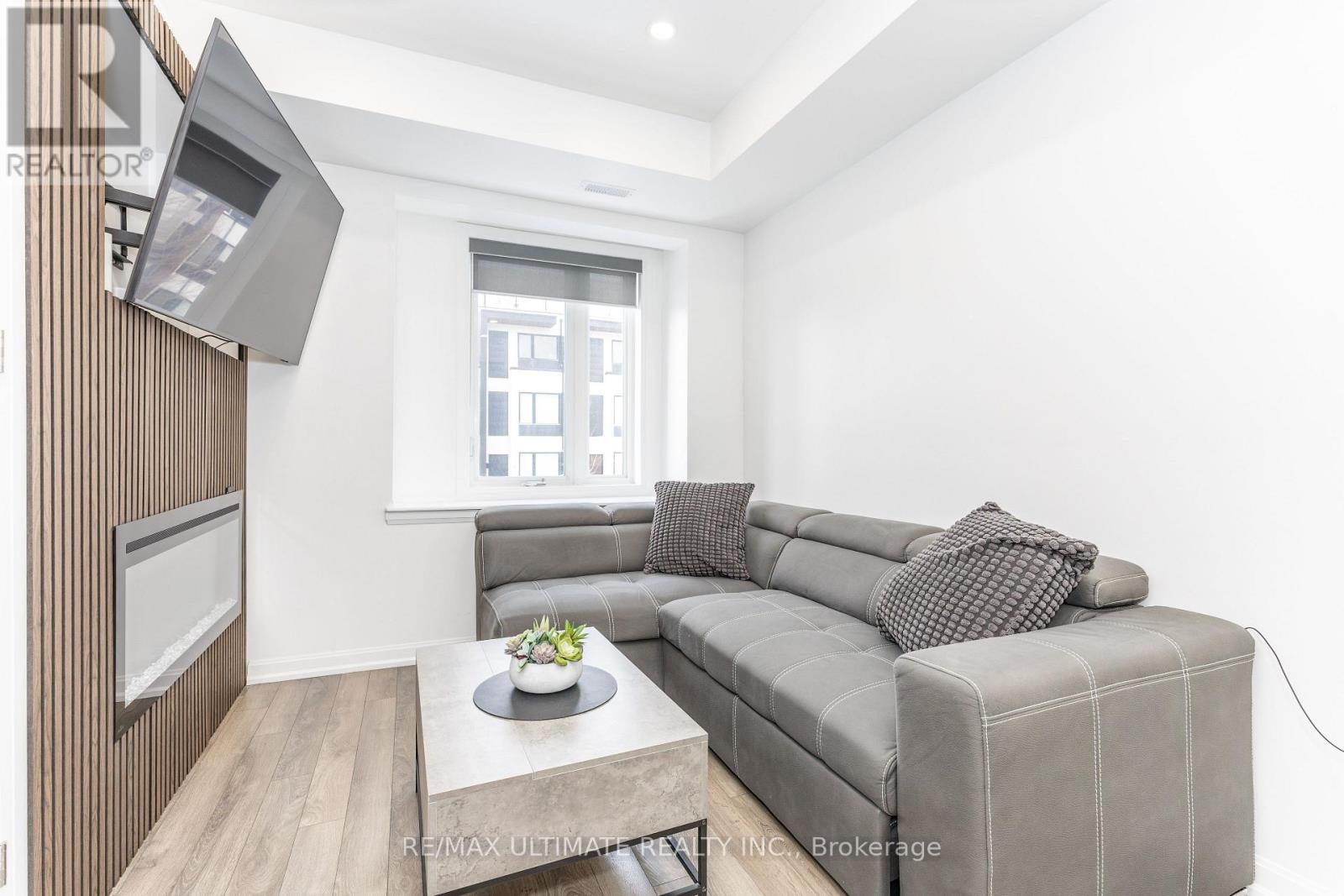 13 Caroline Carpenter Grove, Toronto, Ontario  M3K 0B1 - Photo 6 - W12899902