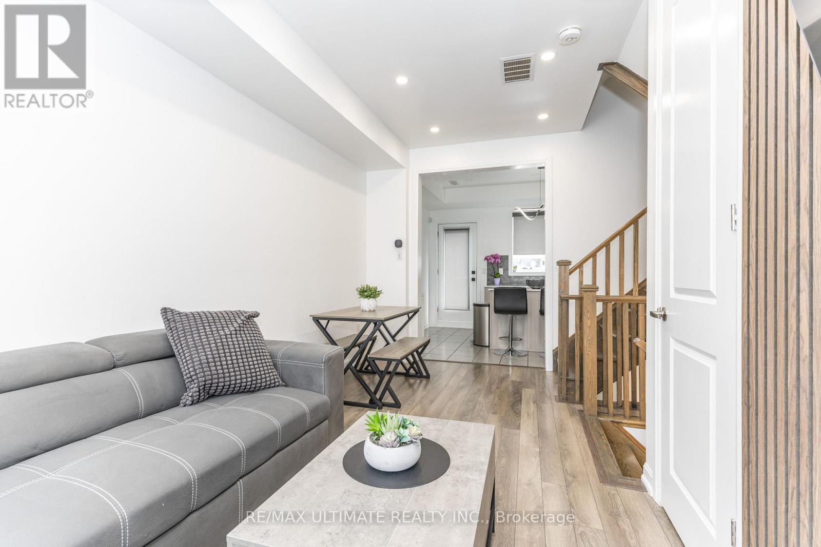 13 Caroline Carpenter Grove, Toronto, Ontario  M3K 0B1 - Photo 7 - W12899902