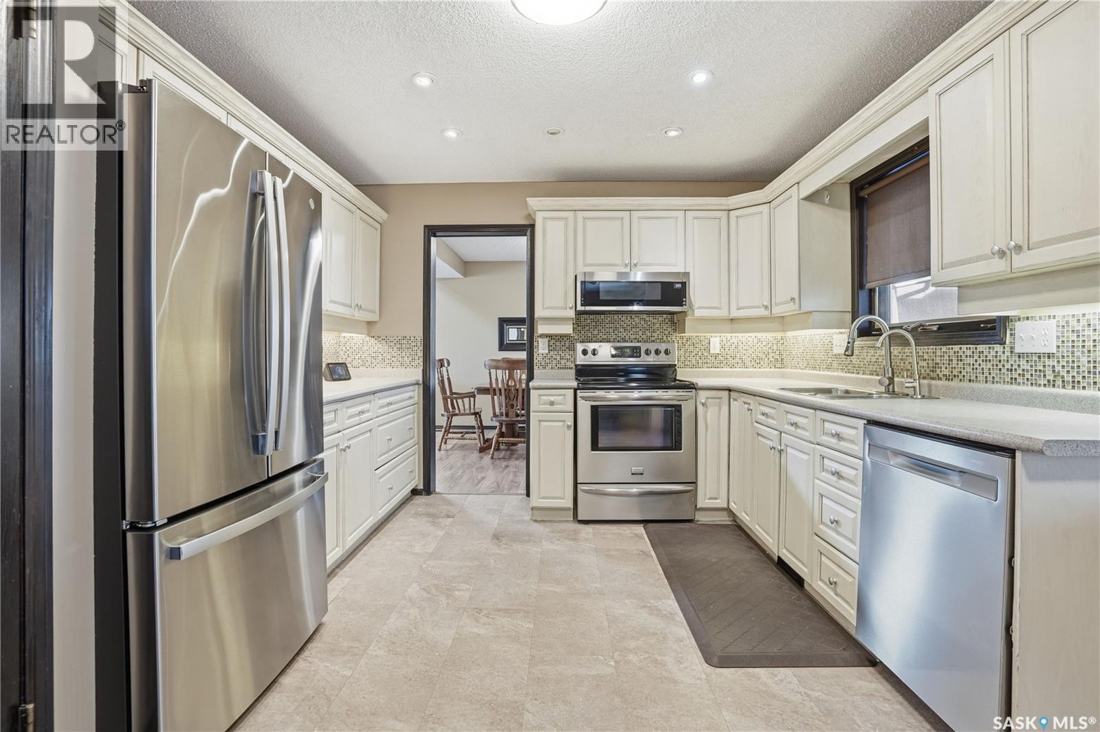 1228 Warner Bay N, Regina, Saskatchewan  S4X 4K3 - Photo 11 - SK030817