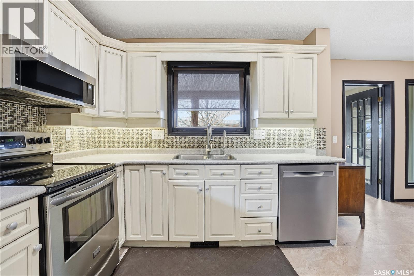 1228 Warner Bay N, Regina, Saskatchewan  S4X 4K3 - Photo 12 - SK030817