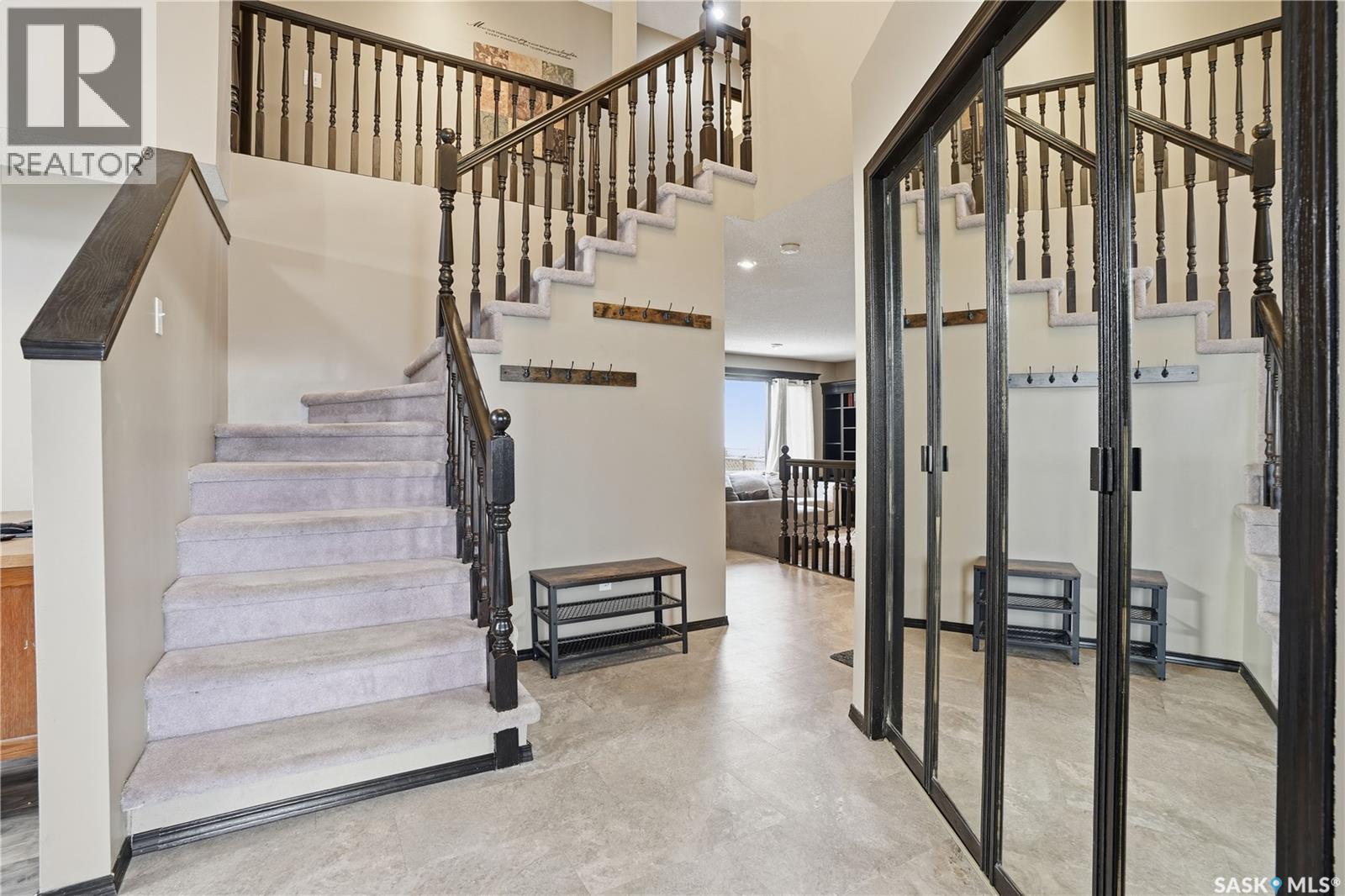 1228 Warner Bay N, Regina, Saskatchewan  S4X 4K3 - Photo 3 - SK030817