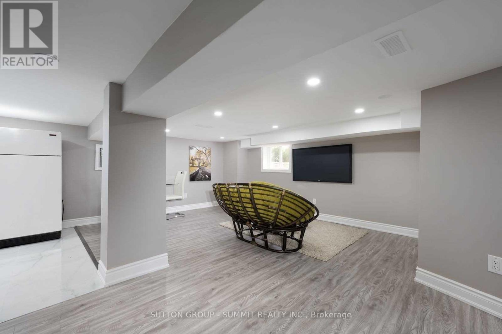 Basement - 65 Nash Road N, Hamilton, Ontario  L8H 2P5 - Photo 3 - X12899768