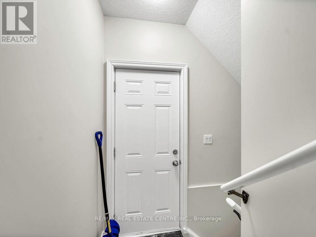 193 Summit Ridge Drive, Guelph (Grange Road), Ontario  N1E 0M1 - Photo 37 - X12899864