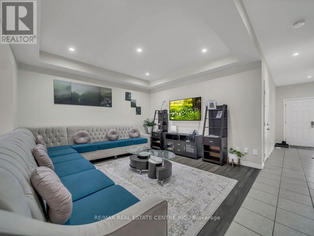 193 Summit Ridge Drive, Guelph (Grange Road), Ontario  N1E 0M1 - Photo 8 - X12899864