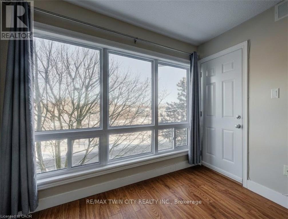 318 - 15 Hofstetter Avenue, Kitchener, Ontario  N2A 3Z7 - Photo 12 - X12899928