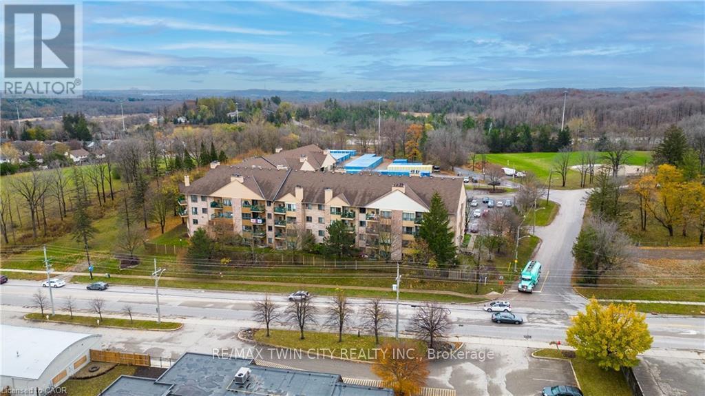 318 - 15 Hofstetter Avenue, Kitchener, Ontario  N2A 3Z7 - Photo 3 - X12899928