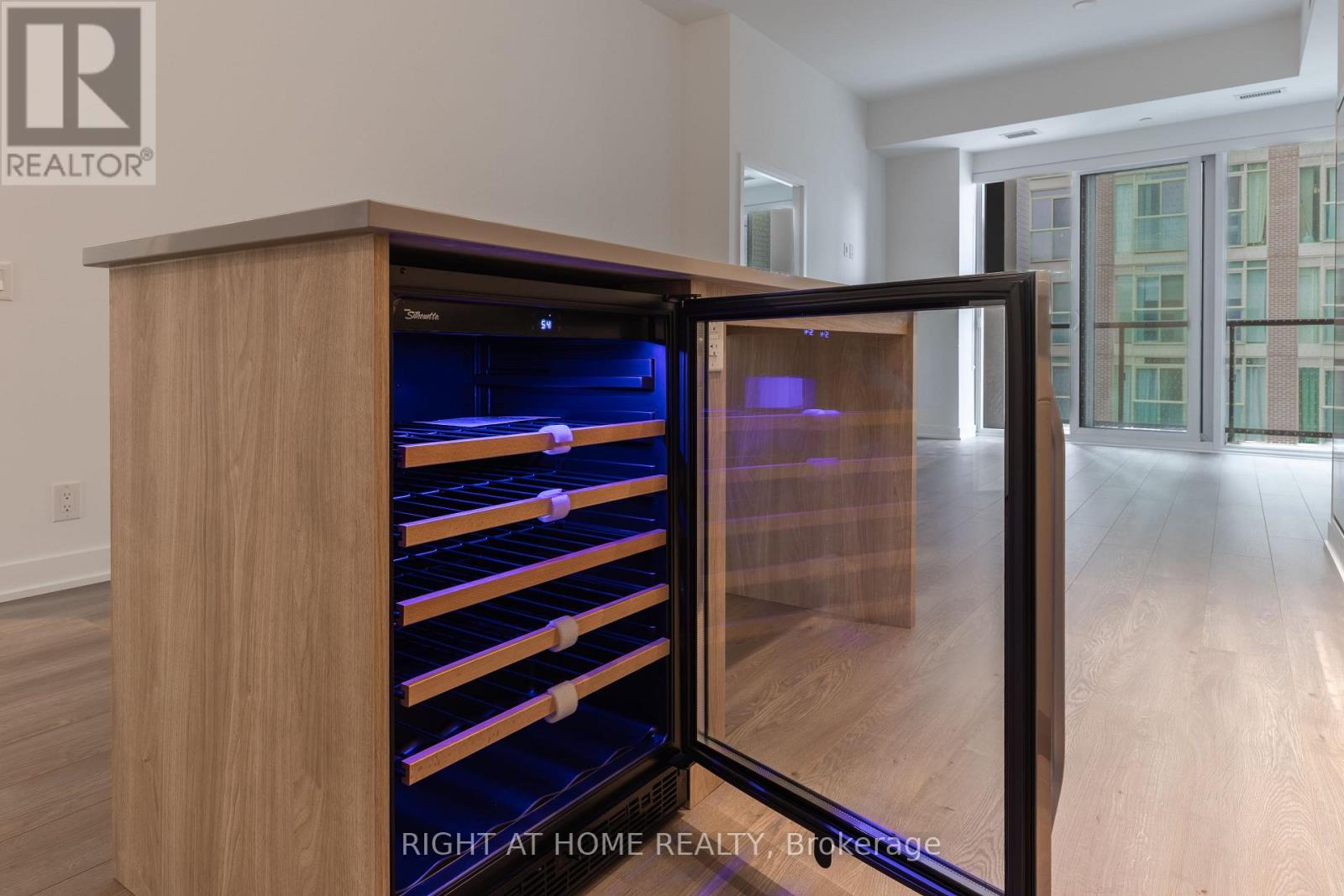 402 - 1660 Bloor Street W, Toronto, Ontario  M6P 0C6 - Photo 15 - W12891572