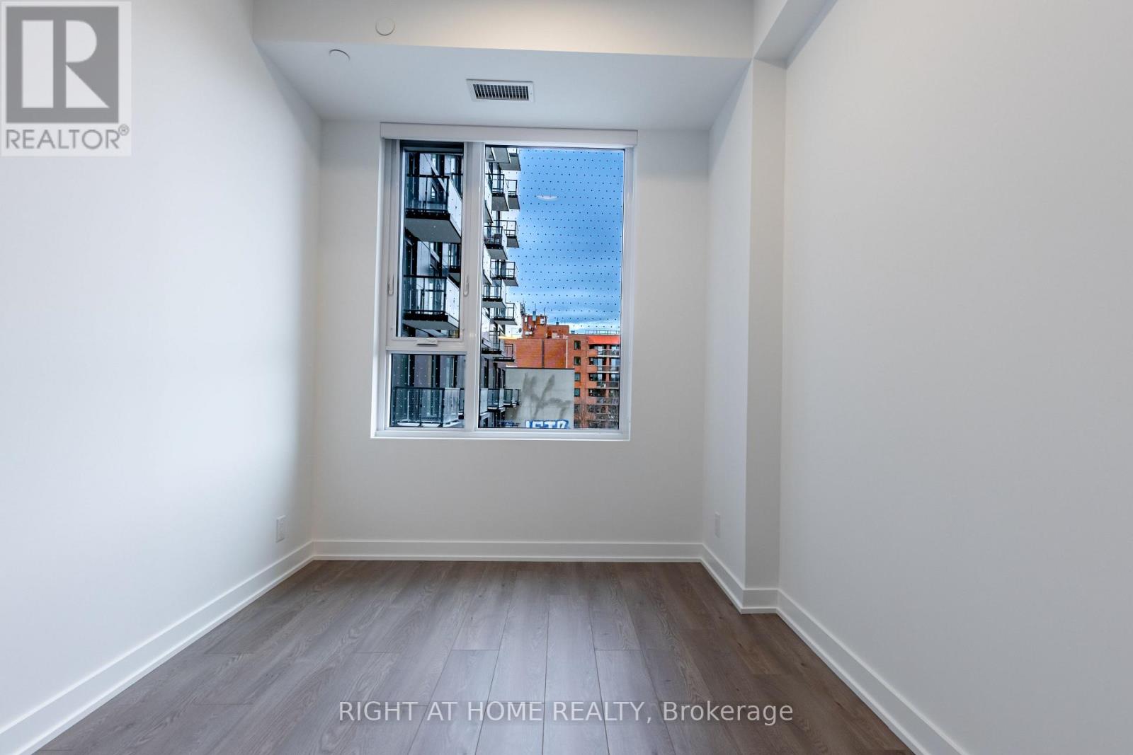 402 - 1660 Bloor Street W, Toronto, Ontario  M6P 0C6 - Photo 19 - W12891572