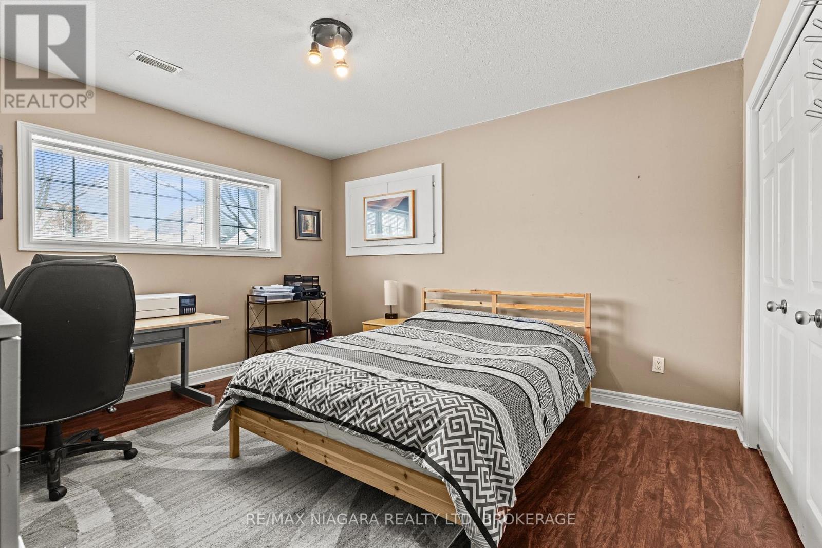 7852 Charnwood Avenue, Niagara Falls (Dorchester), Ontario  L2H 3E2 - Photo 31 - X12898526