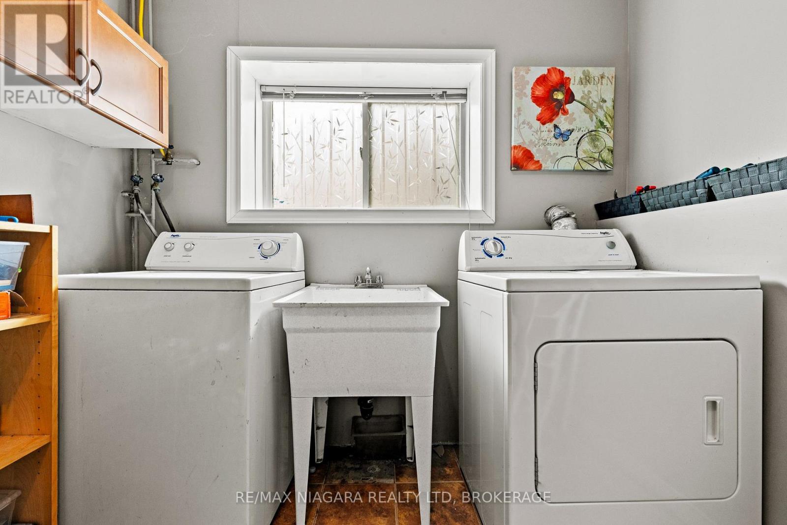 7852 Charnwood Avenue, Niagara Falls (Dorchester), Ontario  L2H 3E2 - Photo 34 - X12898526