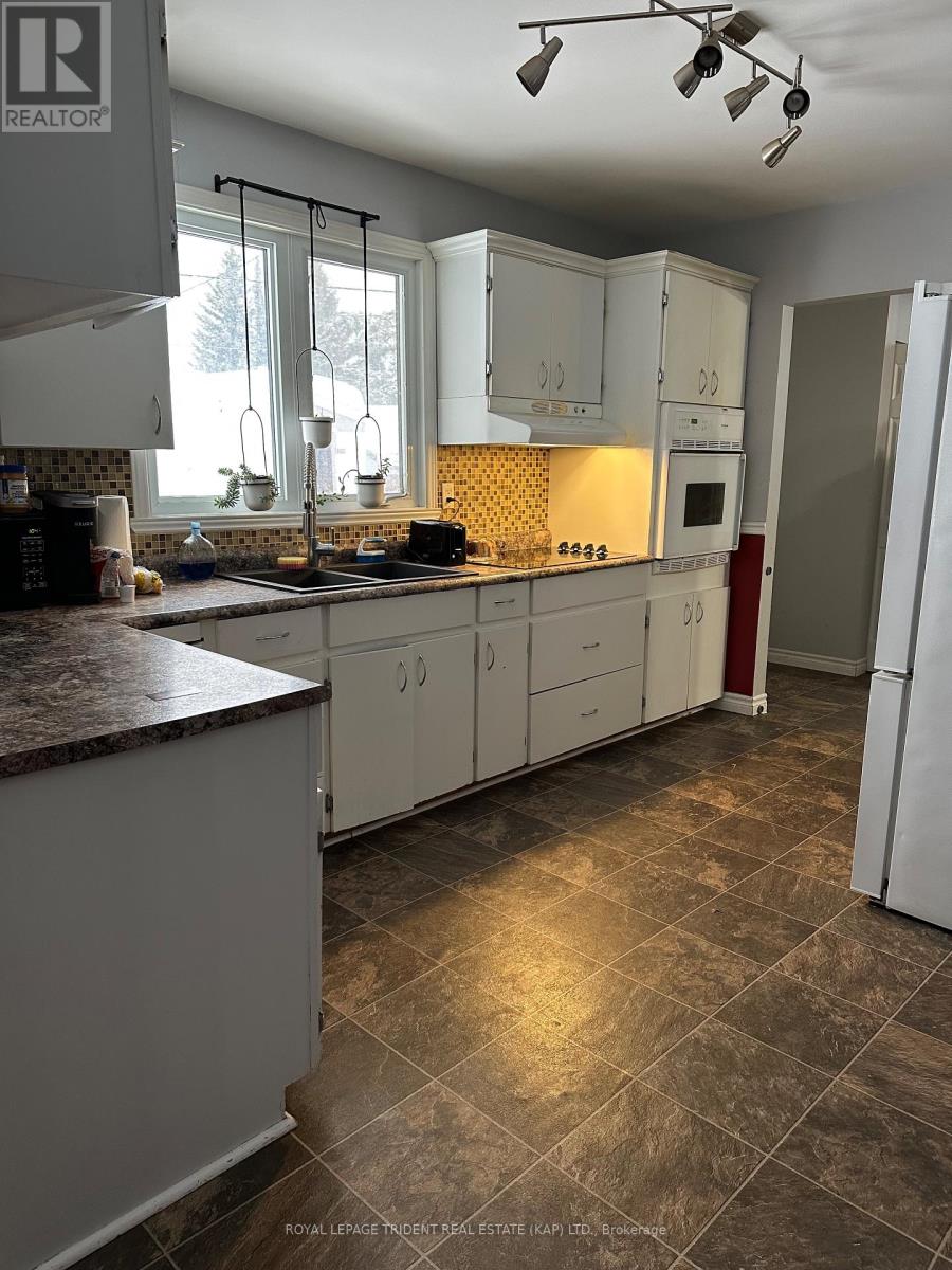 3 Clark Street, Kapuskasing, Ontario  P5N 1L3 - Photo 4 - T12899942