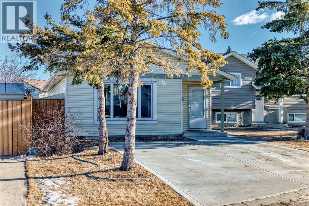 63 Falshire Place Ne, Calgary, Alberta  T3J 2C6 - Photo 3 - A2279769