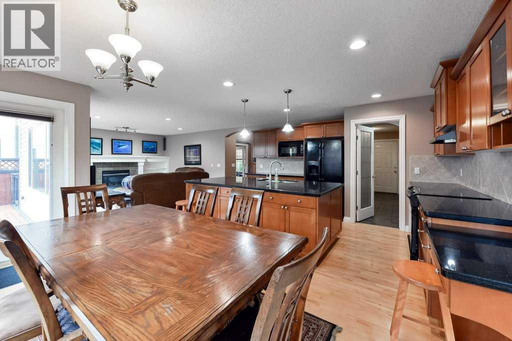 6 Royal Birkdale Court NW, Calgary, Alberta  T3G 5R5 - Photo 6 - A2291181