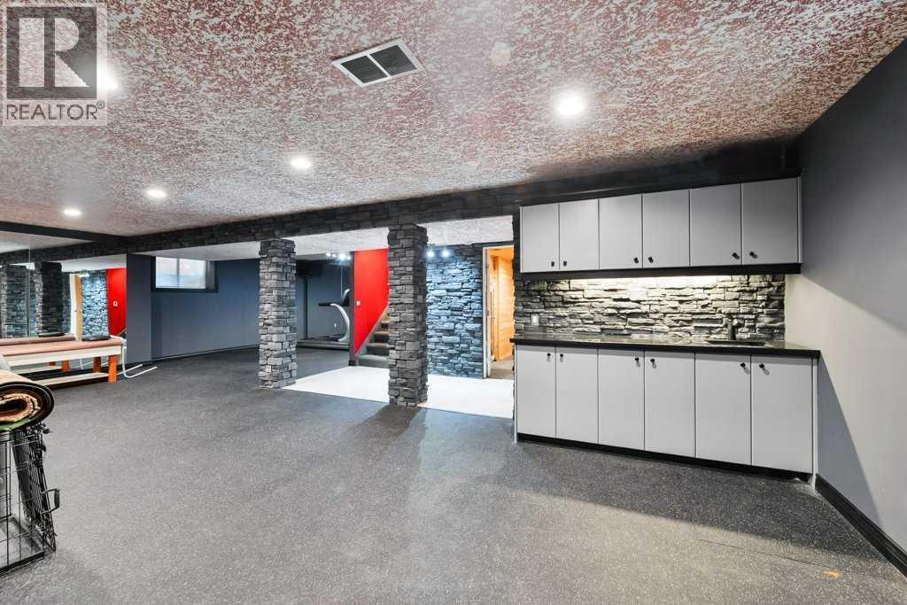 6 Royal Birkdale Court NW, Calgary, Alberta  T3G 5R5 - Photo 26 - A2291181