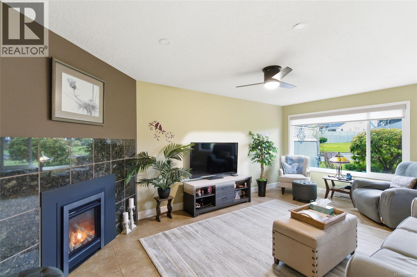 207 330 Dogwood St N, Parksville, British Columbia  V9P 1P7 - Photo 4 - 1028910