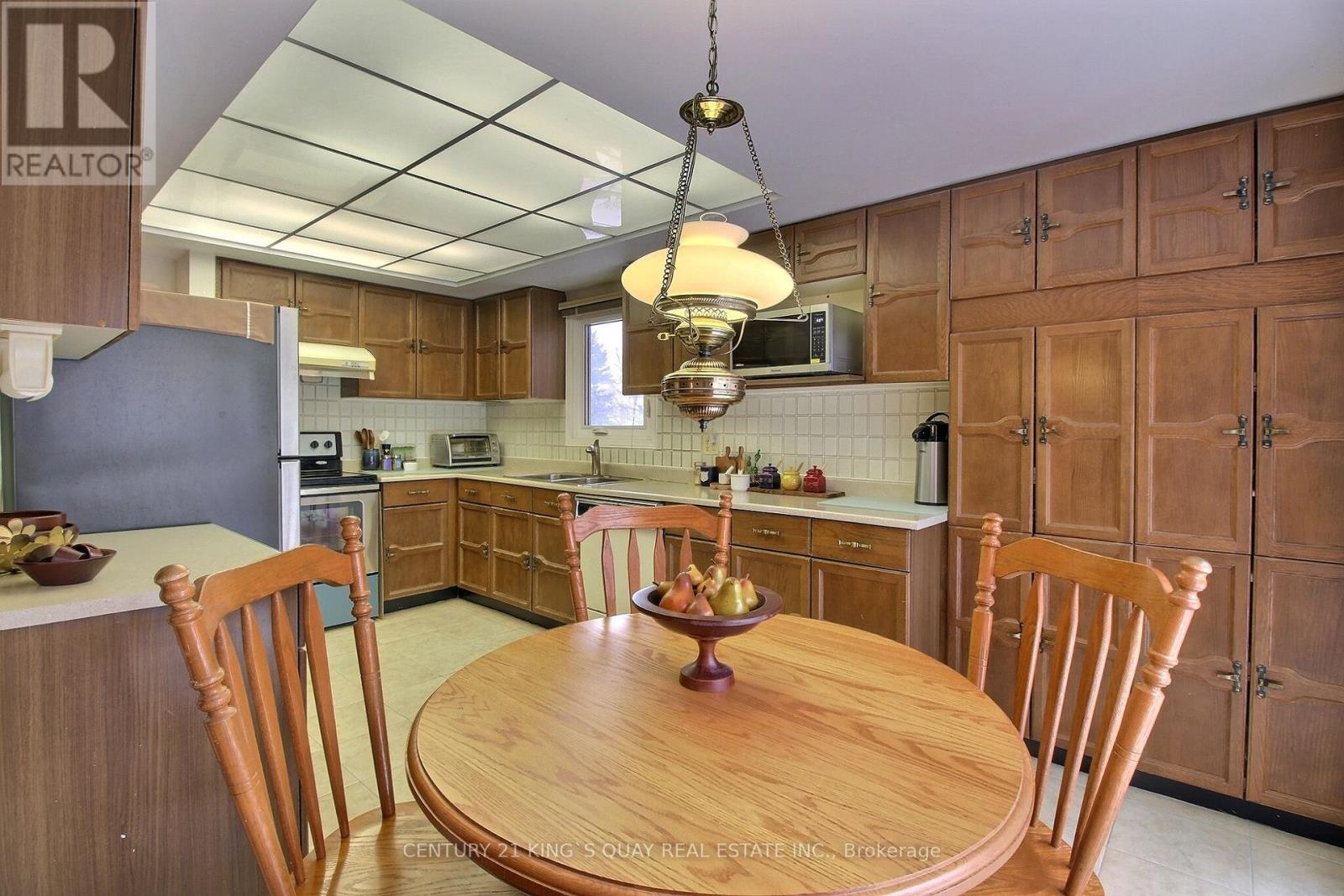 122 Longwater Chase, Markham, Ontario  L3R 6C4 - Photo 12 - N12898978