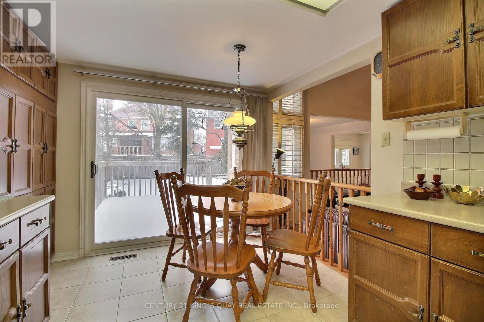 122 Longwater Chase, Markham, Ontario  L3R 6C4 - Photo 14 - N12898978