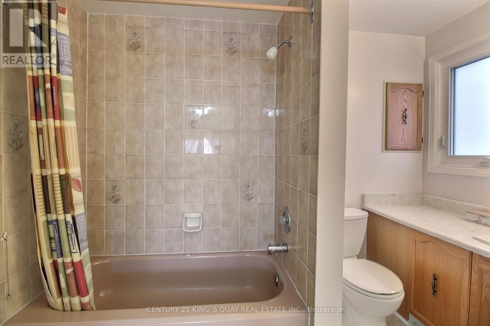 122 Longwater Chase, Markham, Ontario  L3R 6C4 - Photo 33 - N12898978