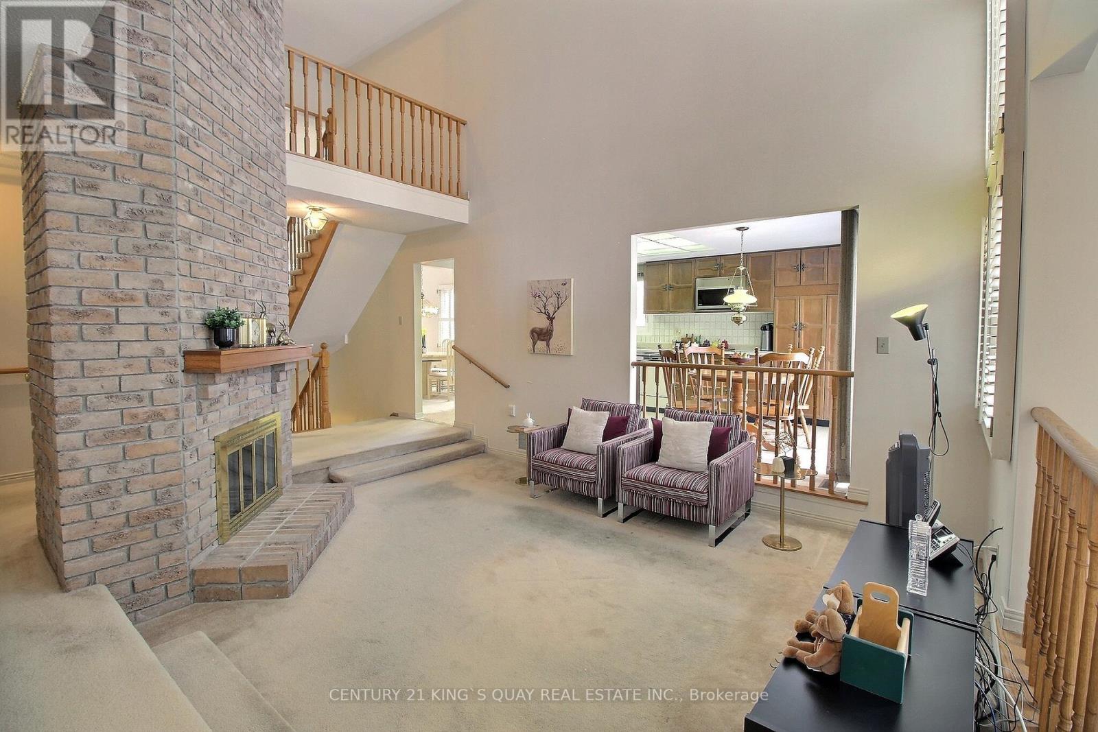 122 Longwater Chase, Markham, Ontario  L3R 6C4 - Photo 10 - N12898978