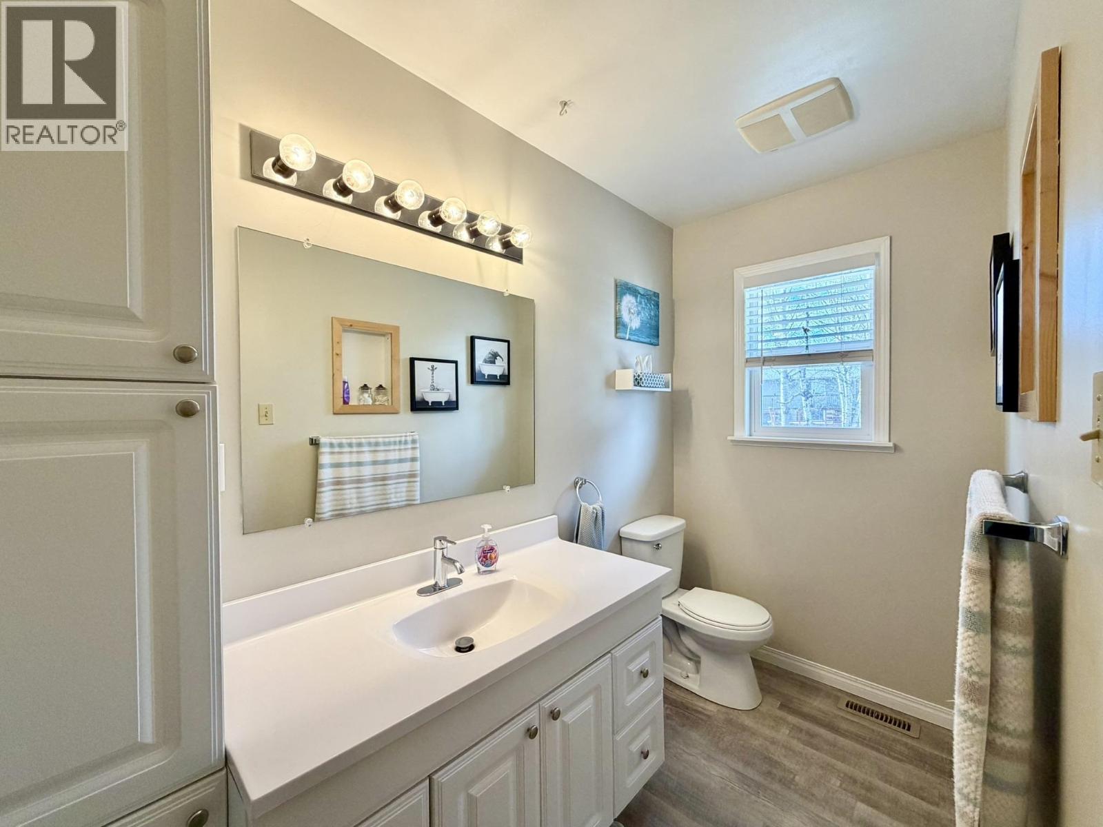 393 Birch Place, 100 Mile House, British Columbia  V0K 2E0 - Photo 15 - R3101542