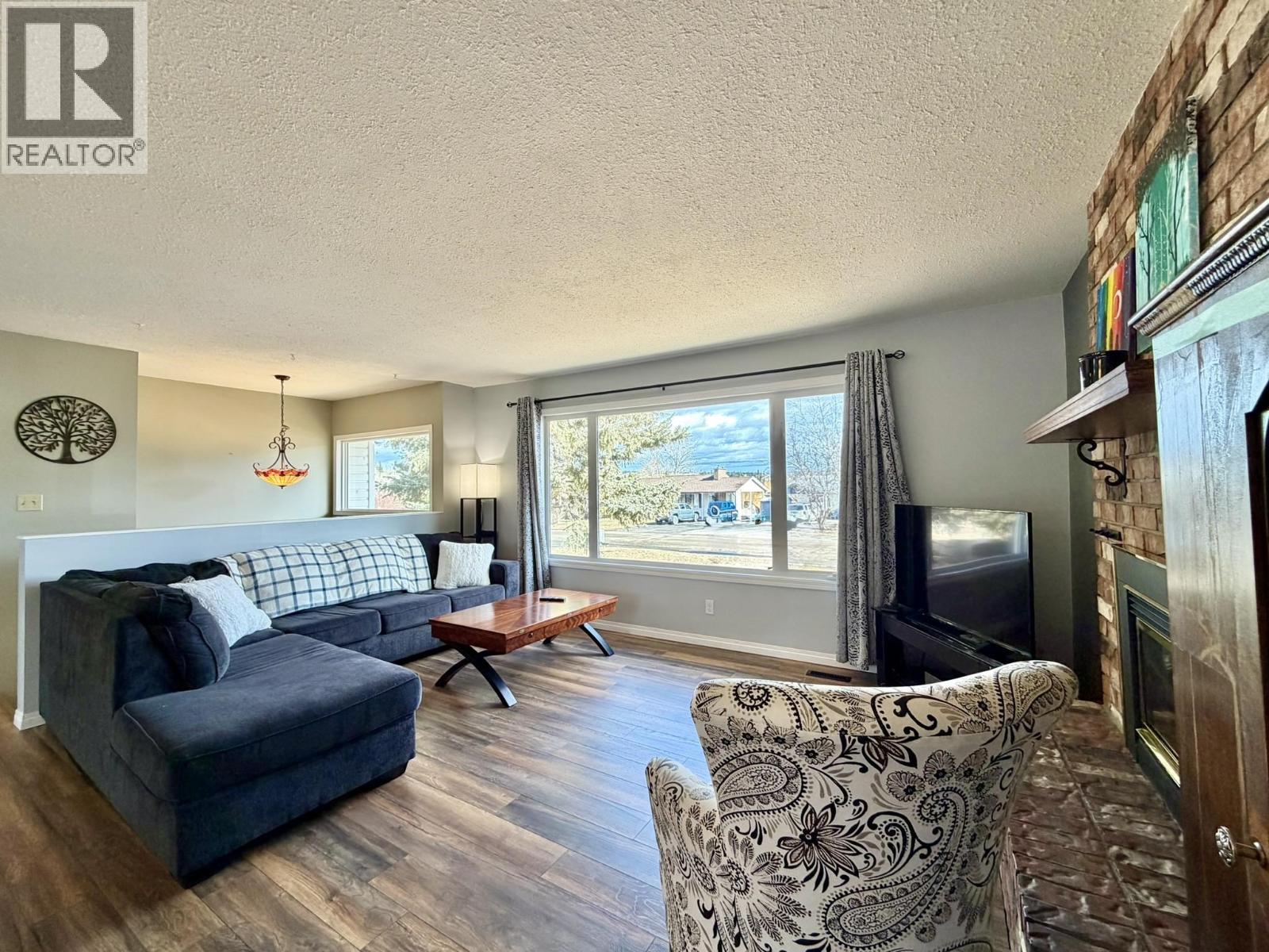 393 Birch Place, 100 Mile House, British Columbia  V0K 2E0 - Photo 8 - R3101542