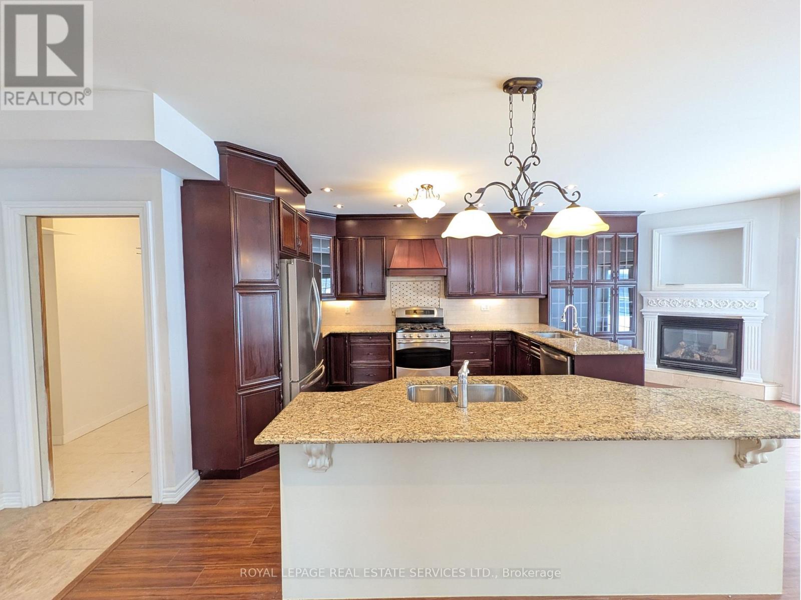 20 Holgate Street, Barrie, Ontario  L4N 2T5 - Photo 17 - S12885336