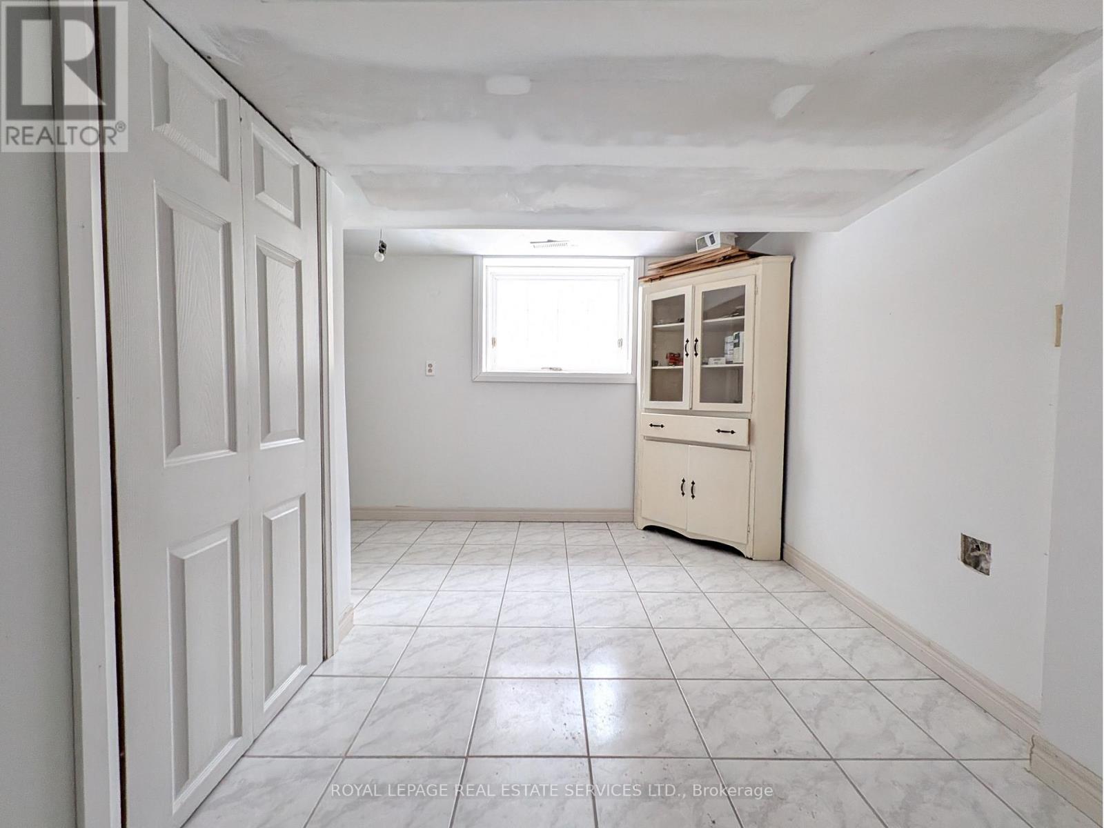 20 Holgate Street, Barrie, Ontario  L4N 2T5 - Photo 44 - S12885336