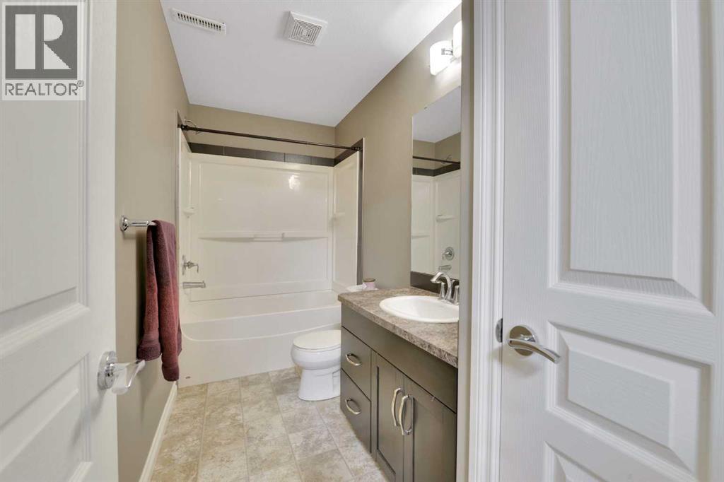 74 Van Slyke Way, Red Deer, Alberta  T4R 0G6 - Photo 27 - A2292274