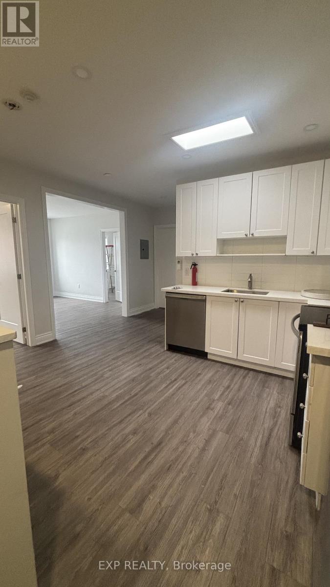 1 - 3289 Lakeshore Boulevard W, Toronto, Ontario  M8W 1M8 - Photo 2 - W12893442