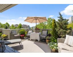 302 15392 16A AVENUE, Surrey, British Columbia