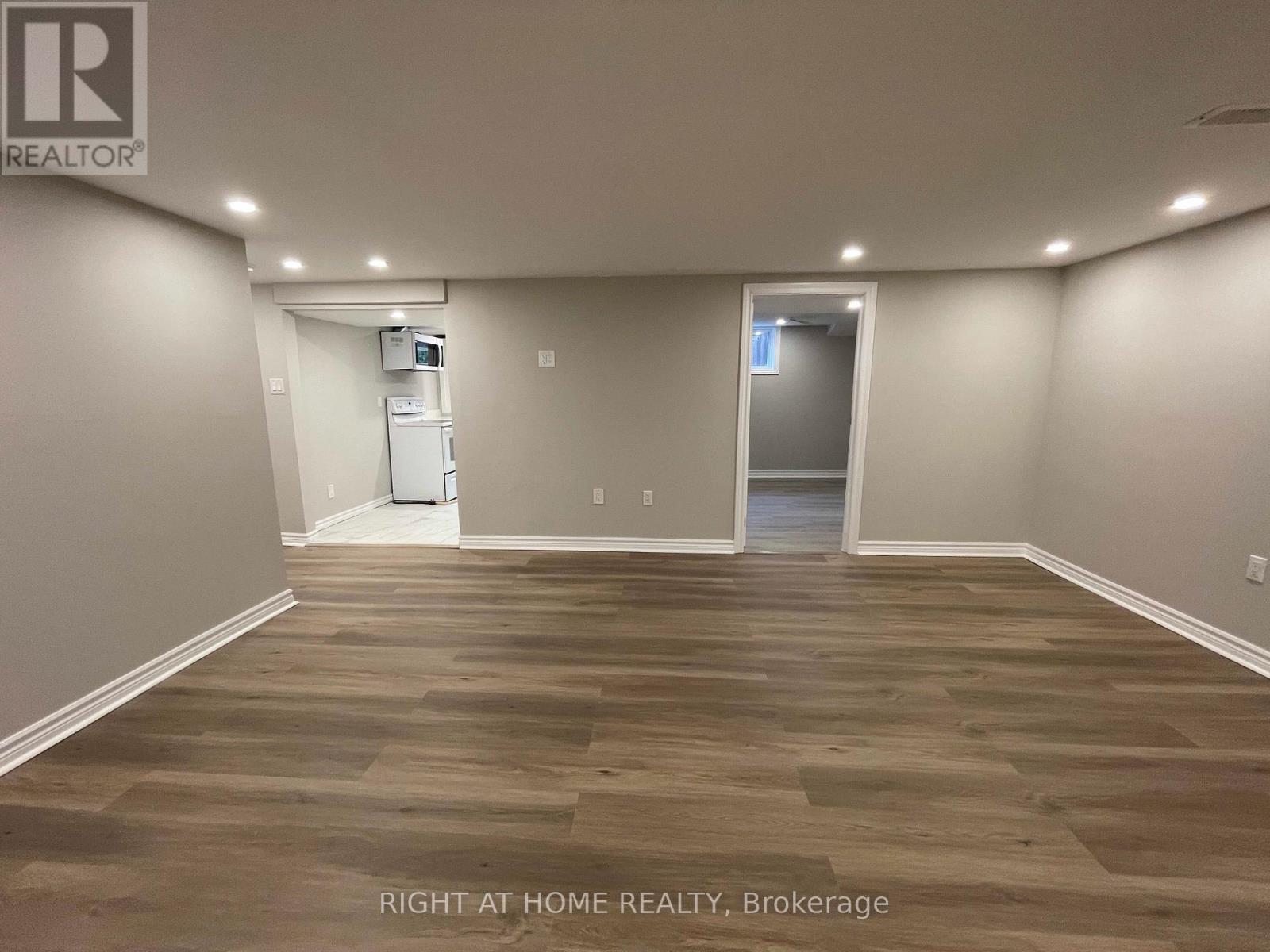 Lower - 8 Regency Street, Hamilton, Ontario  L8T 4V3 - Photo 5 - X12634948